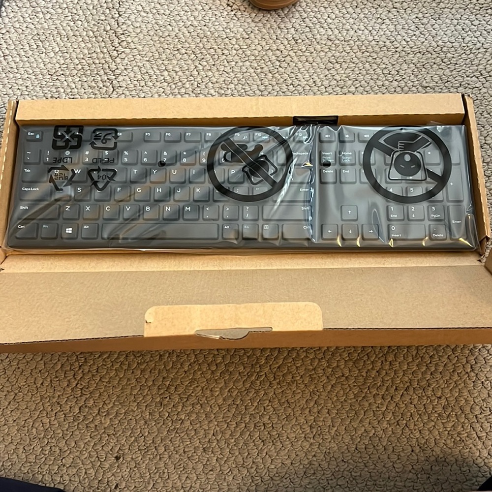 Dell Compiter Keyboard - Picture 2 of 4